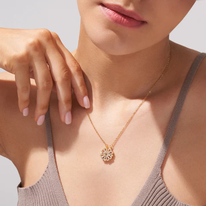 Forever Rose Gift Box – 4-Leaf Clover Necklace